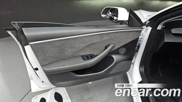 Tesla Model 3 Long Range AWD 2024 — фото 24