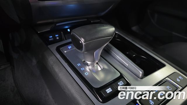 Genesis G80 3.3 GDI AWD Luxury 2018 — фото 9