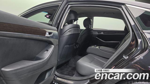 Genesis G80 3.3 GDI AWD Luxury 2018 — фото 16