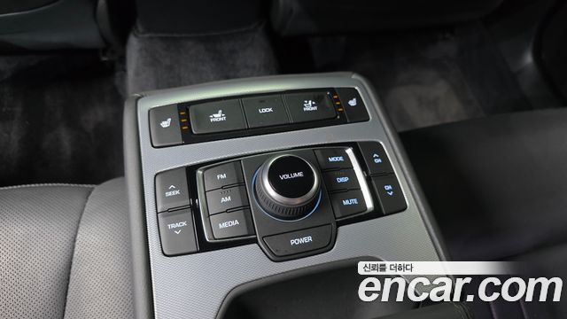 Genesis G80 3.3 GDI AWD Luxury 2018 — фото 17