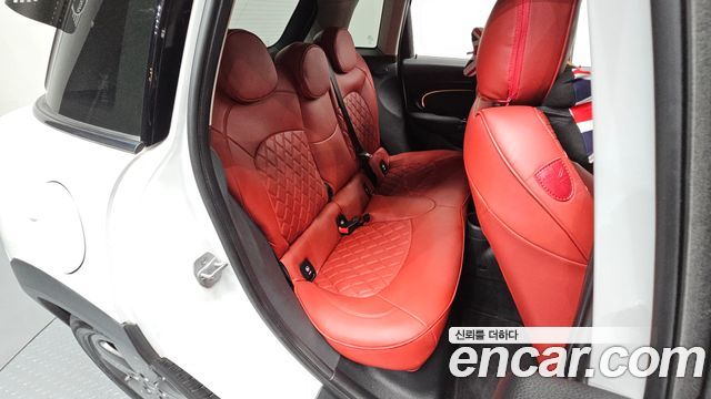 MINI Cooper 5Door Classic Third Generation 2023 — фото 11