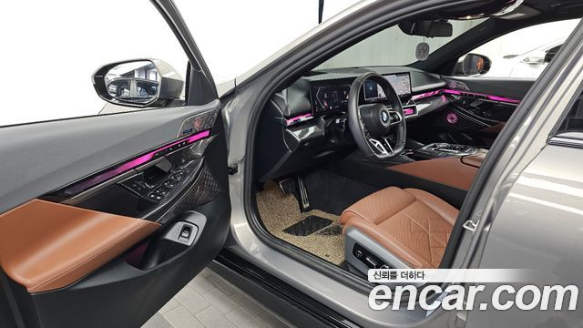 BMW 5 Series (G60) 530i xDrive M Sport 2025 — фото 10