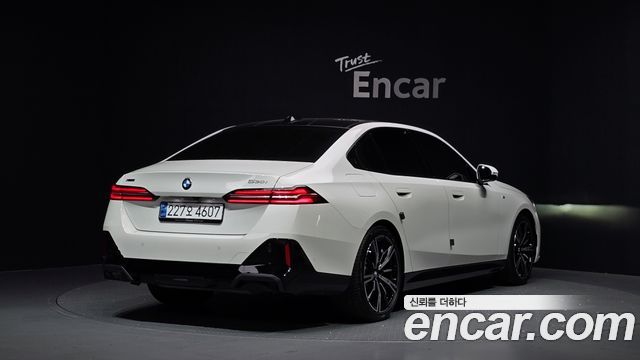 BMW 5 Series (G60) 530i xDrive M Sport 2024 — фото 2