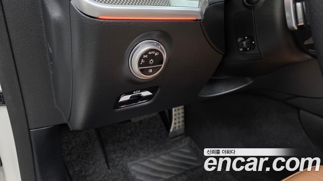 Mercedes-Benz CLE-Class (C236) CLE200 Cabriolet 2024 — фото 17