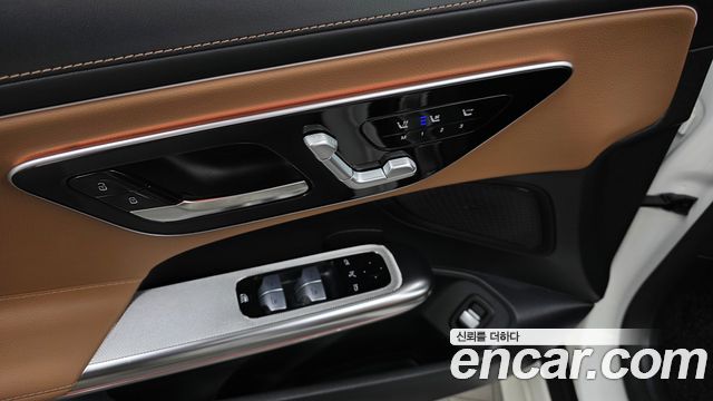 Mercedes-Benz CLE-Class (C236) CLE200 Cabriolet 2024 — фото 27