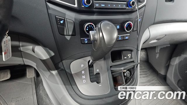 Hyundai Grand Starex Van 5-Seater Smart 2021 — фото 9