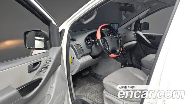 Hyundai Grand Starex Van 5-Seater Smart 2021 — фото 12