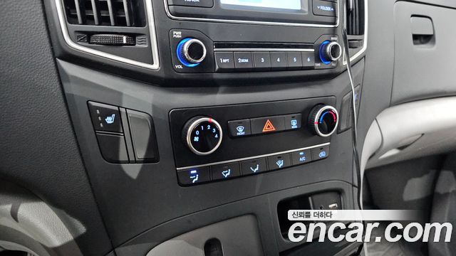 Hyundai Grand Starex Van 5-Seater Smart 2021 — фото 16