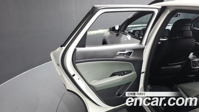 Kia Sportage Hybrid (V) 30Th Edition 2WD 2024 — фото 25