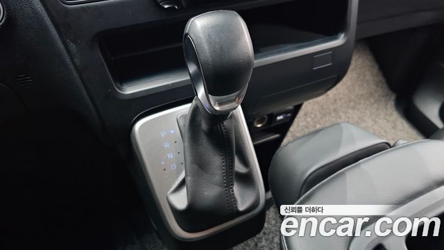 Hyundai Staria 4WD Tourer 11-Seater Modern 2022 — фото 9