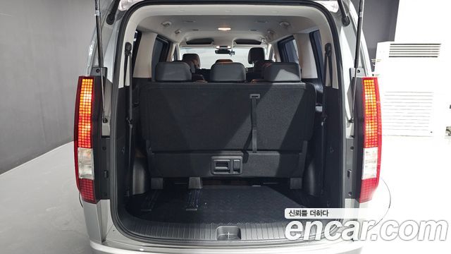 Hyundai Staria 4WD Tourer 11-Seater Modern 2022 — фото 20