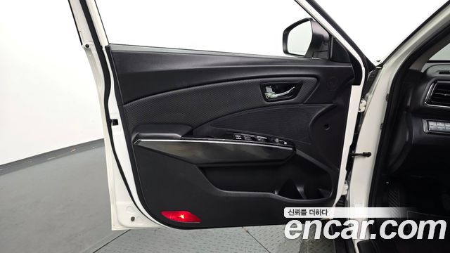 KG Mobility (SsangYong) Very New Tivoli Gasoline 1.5 2WD V3 2022 — фото 24
