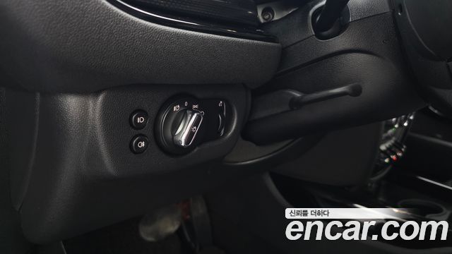 MINI Cooper D Clubman High 2nd 2019 — фото 20
