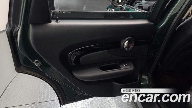 MINI Cooper D Clubman High 2nd 2019 — фото 25