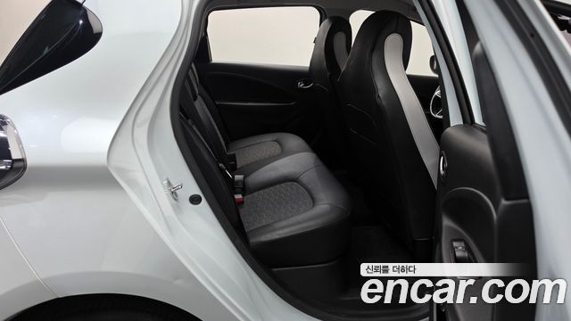 Renault Korea Zoe Intens Eco 2021 — фото 15