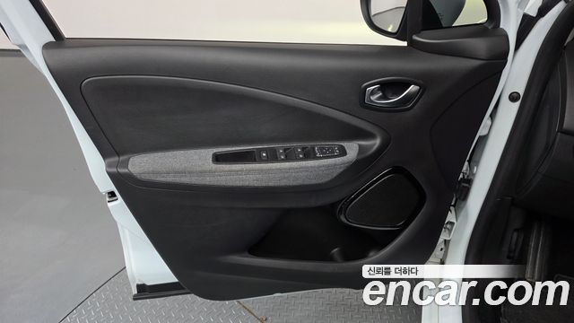 Renault Korea Zoe Intens Eco 2021 — фото 30