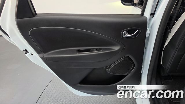 Renault Korea Zoe Intens Eco 2021 — фото 31