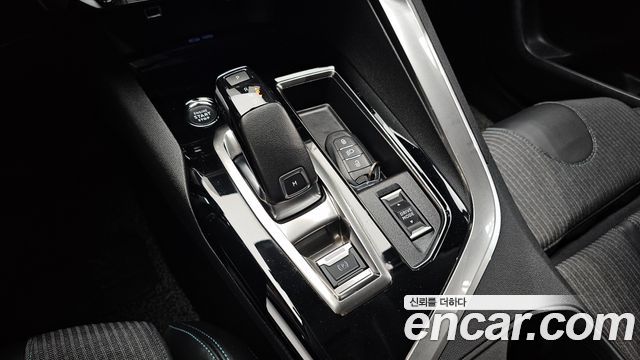 Peugeot 3008 (II) 1.2 Pure Tech Allure 2022 — фото 9
