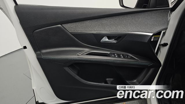 Peugeot 3008 (II) 1.2 Pure Tech Allure 2022 — фото 24