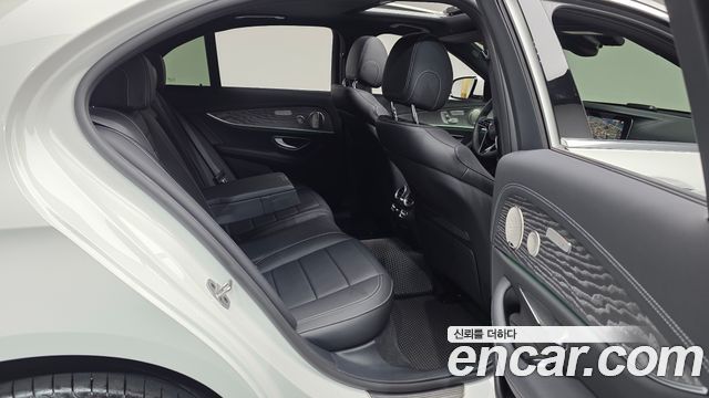 Mercedes-Benz E-Class (W213) E350 4MATIC Exclusive 2023 — фото 12