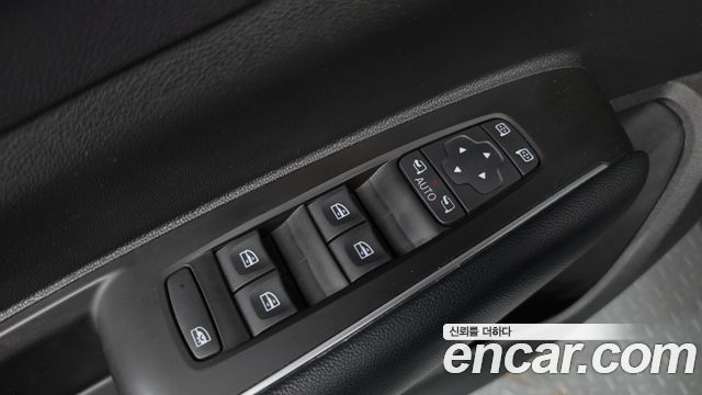 Renault Korea QM6 2.0 LPe LE Signature 2WD 2022 — фото 28