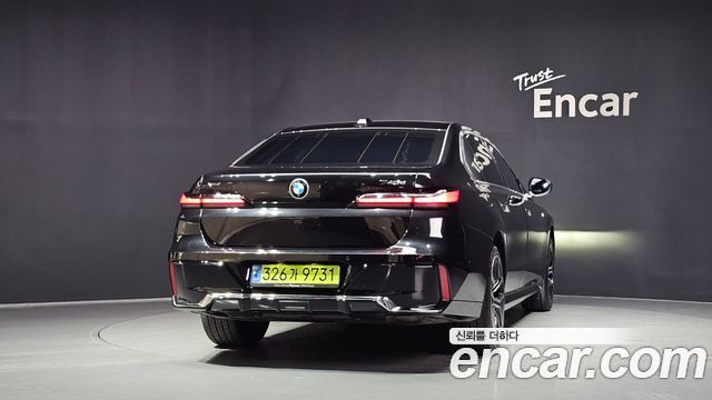 BMW 7 Series (G70) 740d xDrive M Sport 2024 — фото 4