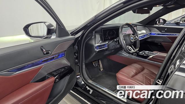 BMW 7 Series (G70) 740d xDrive M Sport 2024 — фото 10