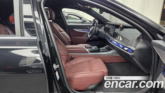 BMW 7 Series (G70) 740d xDrive M Sport 2024 — фото 11