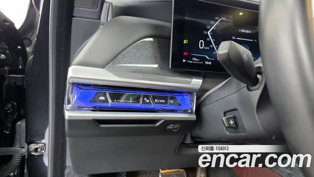 BMW 7 Series (G70) 740d xDrive M Sport 2024 — фото 16