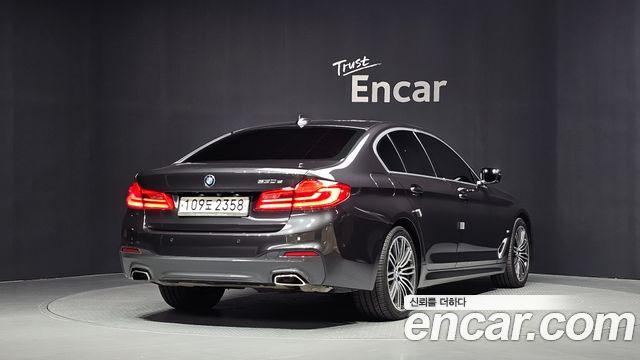 BMW 5 Series (G30) 530e M Sport 2020 — фото 2
