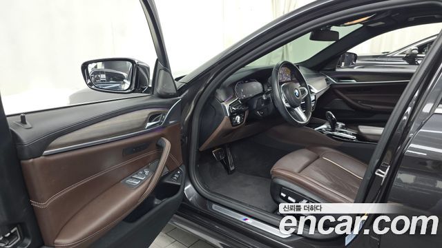 BMW 5 Series (G30) 530e M Sport 2020 — фото 10
