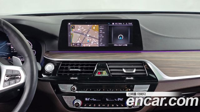 BMW 5 Series (G30) 530e M Sport 2020 — фото 12