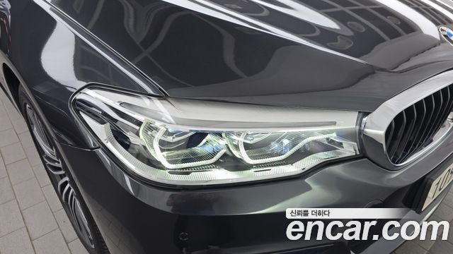 BMW 5 Series (G30) 530e M Sport 2020 — фото 22