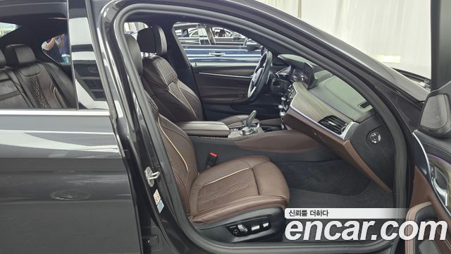 BMW 5 Series (G30) 530e M Sport 2020 — фото 26