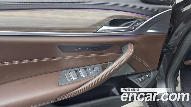 BMW 5 Series (G30) 530e M Sport 2020 — фото 28