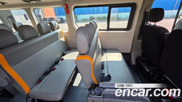 Renault Korea Master School Bus 21-Seater 2020 — фото 11