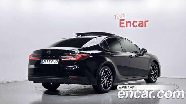 Toyota Camry (XV80) 2.5 XLE Premium Hybrid 2025 — фото 2