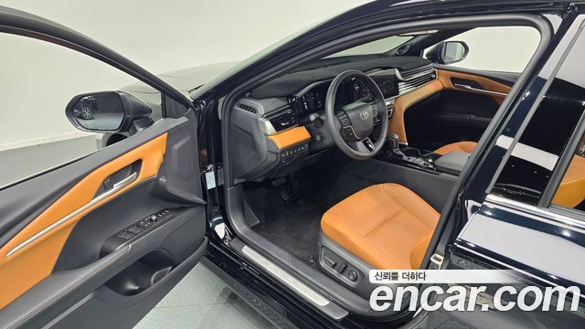 Toyota Camry (XV80) 2.5 XLE Premium Hybrid 2025 — фото 15