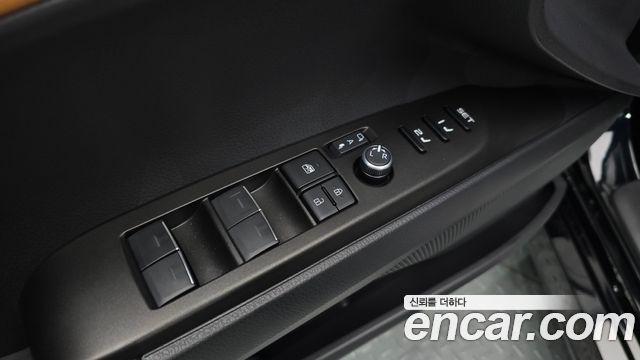 Toyota Camry (XV80) 2.5 XLE Premium Hybrid 2025 — фото 24