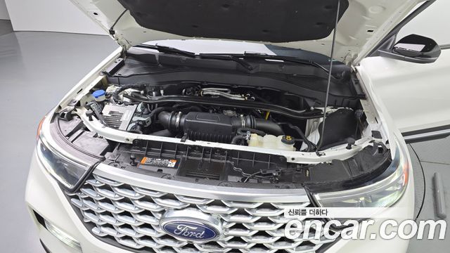 Ford Explorer (VI) 3.0 Platinum 4WD 2022 — фото 6