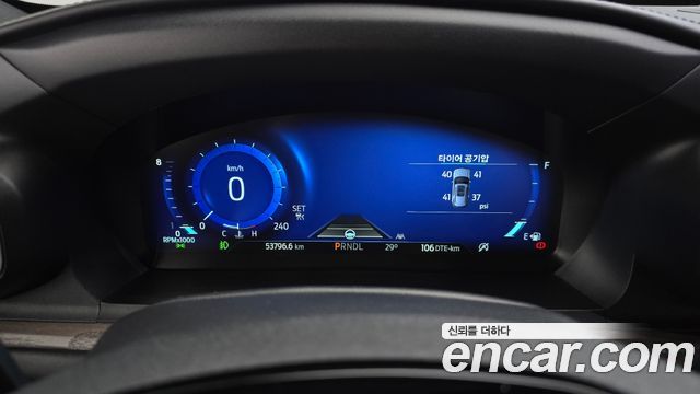 Ford Explorer (VI) 3.0 Platinum 4WD 2022 — фото 8