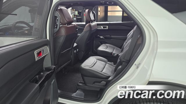 Ford Explorer (VI) 3.0 Platinum 4WD 2022 — фото 15
