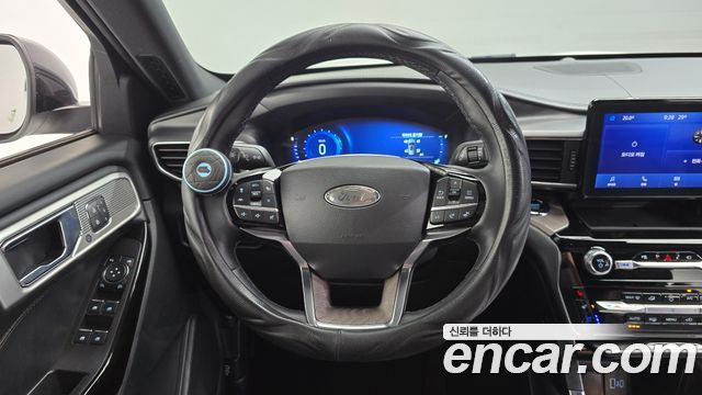 Ford Explorer (VI) 3.0 Platinum 4WD 2022 — фото 17