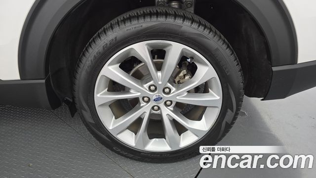 Ford Explorer (VI) 3.0 Platinum 4WD 2022 — фото 27
