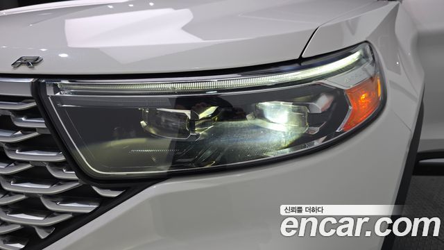 Ford Explorer (VI) 3.0 Platinum 4WD 2022 — фото 28