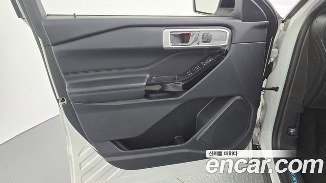 Ford Explorer (VI) 3.0 Platinum 4WD 2022 — фото 30