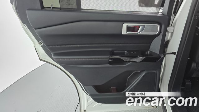 Ford Explorer (VI) 3.0 Platinum 4WD 2022 — фото 31
