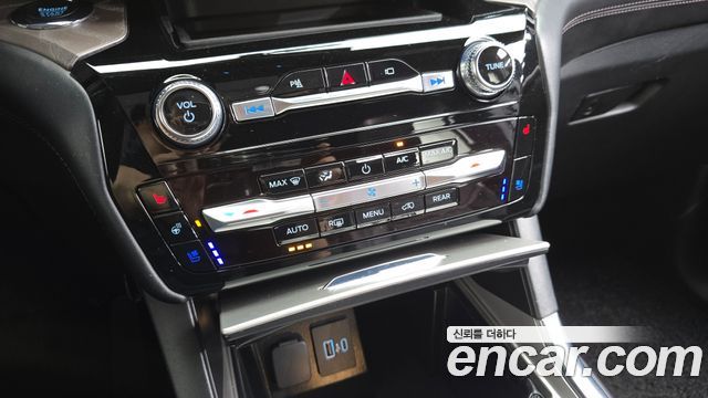 Ford Explorer (VI) 3.0 Platinum 4WD 2022 — фото 37