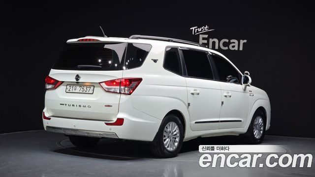 KG Mobility (SsangYong) Korando Turismo 4WD TX 9-seater 2017 — фото 2