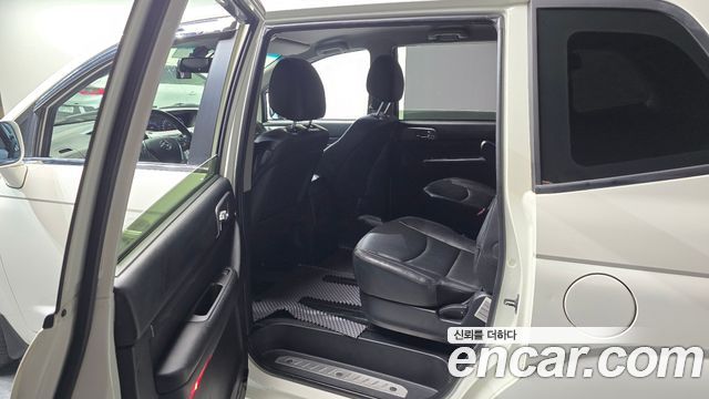KG Mobility (SsangYong) Korando Turismo 4WD TX 9-seater 2017 — фото 11